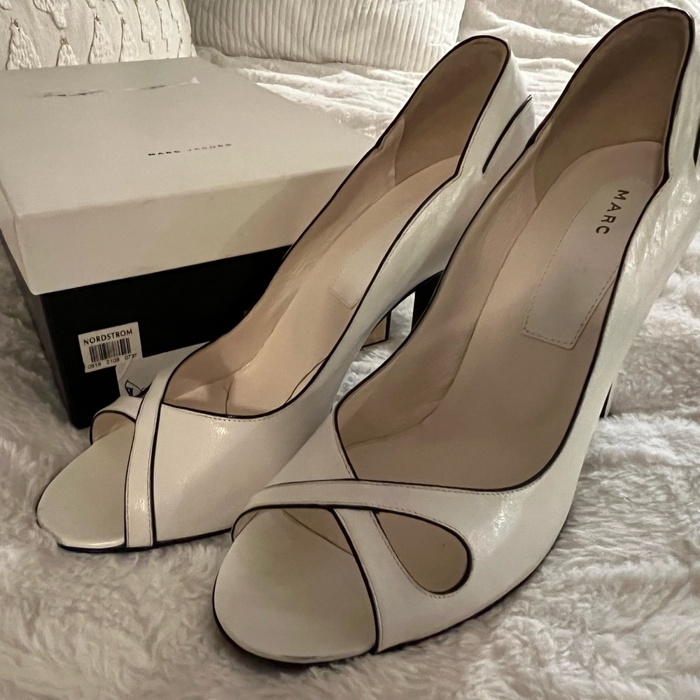 Marc Jacobs vintage inspired peep toe